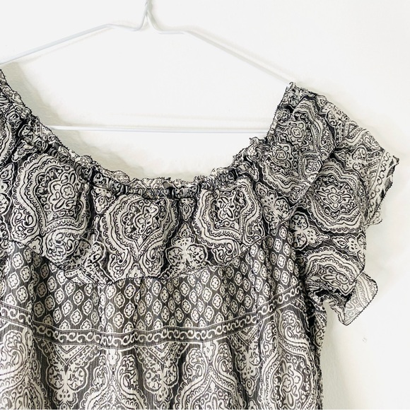 WHBM Silk Metallic Short Sleeve Paisley Ruffle Blouse - Picture 7 of 9